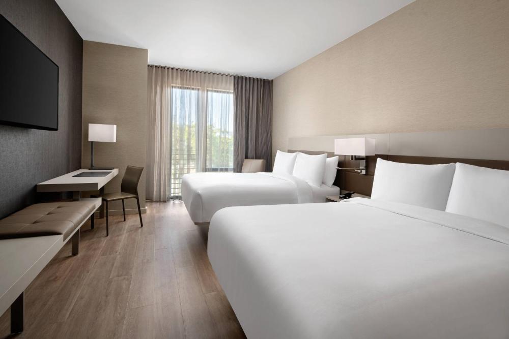 Guest room, 2 Queen interior